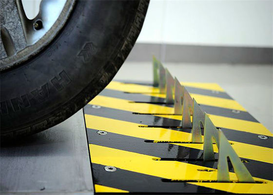 Thiết bị chặn lốp hai chiều an toàn đường bộ với gai thép không gỉ 304, tải trọng 40T và thời gian nâng 2s