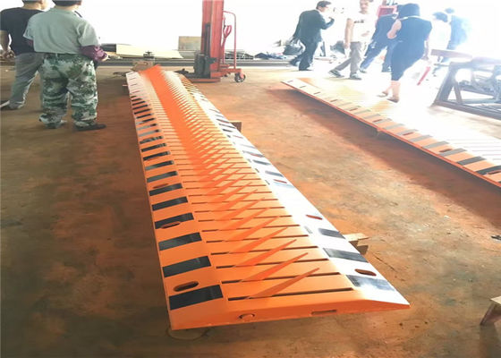 Chặn khủng bố bằng lốp xe có lưỡi dao dày 10mm và kết cấu thép A3