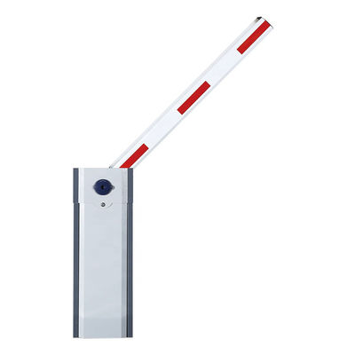 Cổng chắn tự động với công suất 120W, cần dài 6m và sơn tĩnh điện để bảo vệ an ninh cho việc ra vào của xe